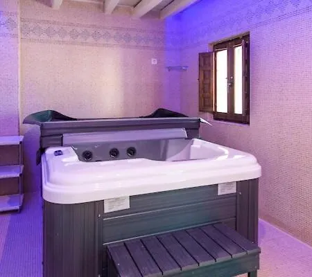 Casa Pariseo Con Jacuzzi, Chimenea, Bbq, Bar Y Mucho Mas *