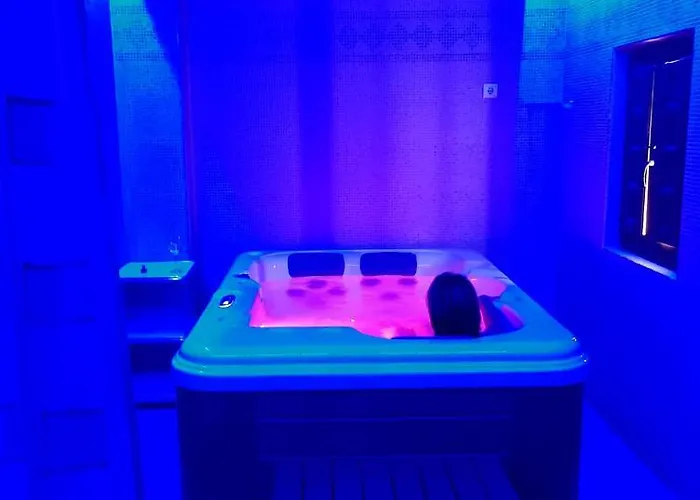 Casa Pariseo Con Jacuzzi, Chimenea, Bbq, Bar Y Mucho Más * Almazán